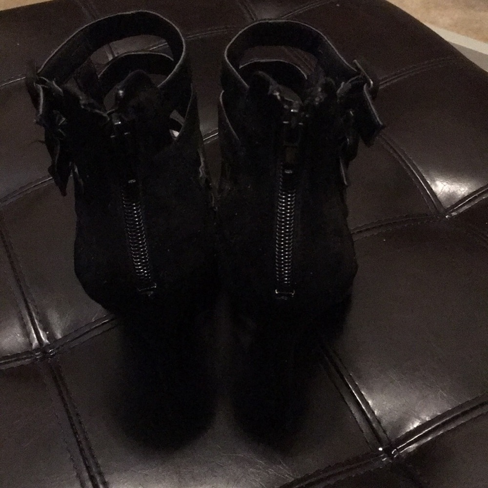Caged Heels - Picture 3 of 4